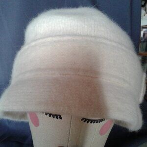 ANN TAYLOR Winter Hat Wool Rabbit Cream